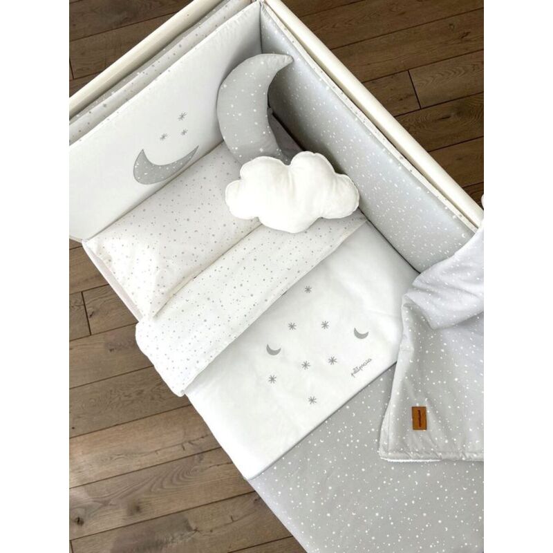 E18177150 COLCHA+PROTECTOR 60X120  COSMOS GRIS PRAIA. MOBILIARIO Y DECORACION PARA BEBE - ROPA CUNA MINICUNA EDREDONES