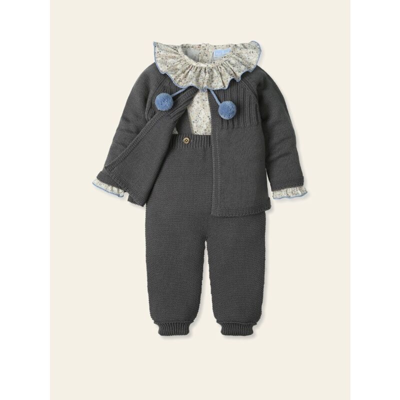 9444 Traje 3P, Pichi tirantes + Blusita + Chaqueta pompones " MAC ILUSION. ROPA PARA BEBES ,PREMAMA Y COLEGIAL - DE 0 5 AÑOS