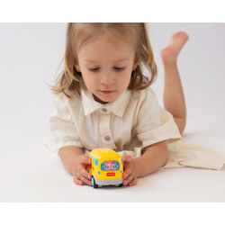 450 COCHE 13X11 CM ELÉCTRICO KIOKIDS. JUGUETES PARA BEBE - PRIMEROS ACCESORIOS DE . Color Amarillo. 