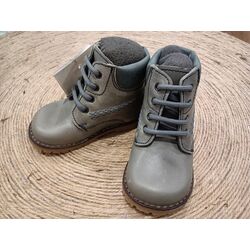 2127  Bota de piel alta con cordón gris Giovi. ZAPATOS PARA BEBE - CALZADO NIÑO Botas NIÑA OUTLET . CALZADO 20. 