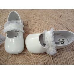 A1415 PEUCA CON LAZO BEIGE PANYNO. ZAPATOS PARA BEBE - CALZADO Peuca de Niña Bautizo . CALZADO 18. 