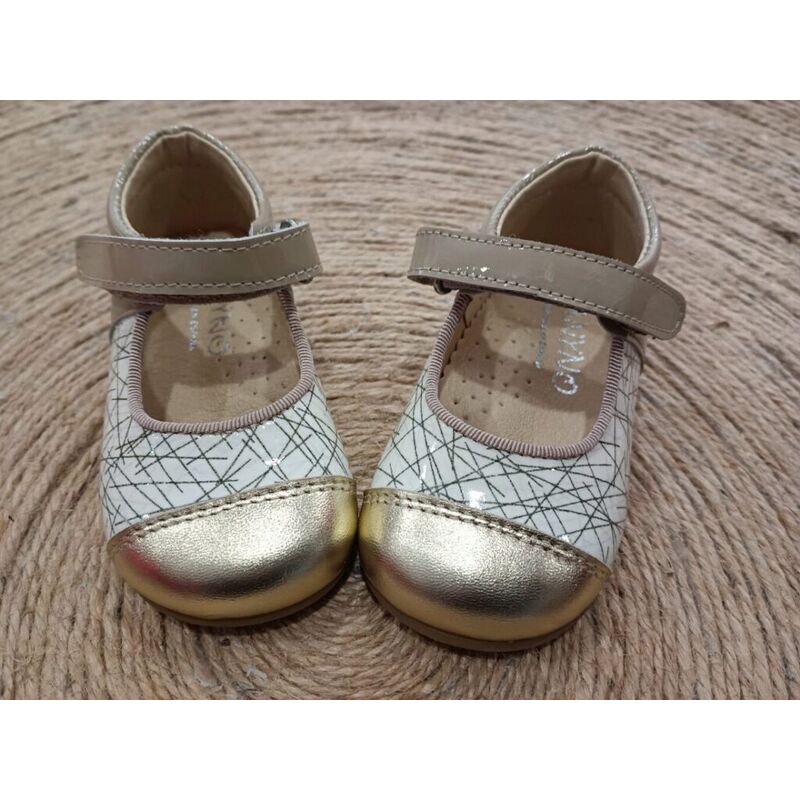 B1817 ZAPATO CHAROL COMBINADO CAMEL PANYNO. ZAPATOS PARA BEBE - CALZADO NIÑA OUTLET . CALZADO 19. B1817 ZAPATO CHAROL COMBINADO CAMEL PANYNO. ZAPATOS PARA BEBE - CALZADO NIÑA OUTLET . CALZADO 19.
