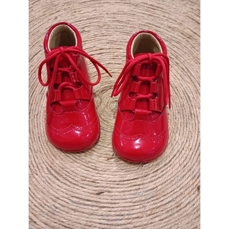B1933 ZAPATO BOTA INGLES CHAROL ROJO CORDÓN PANYNO. ZAPATOS PARA BEBE - CALZADO NIÑA Botas NIÑO OUTLET . CALZADO 19. 