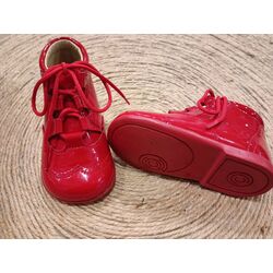 B1933 ZAPATO BOTA INGLES CHAROL ROJO CORDÓN PANYNO. ZAPATOS PARA BEBE - CALZADO NIÑA Botas NIÑO OUTLET . CALZADO 19. 