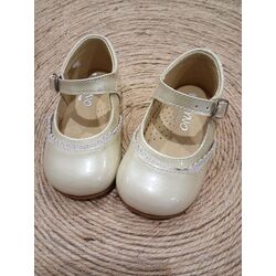 B2613 Zapato pulsera charol marfil Panyno. ZAPATOS PARA BEBE - CALZADO NIÑA OUTLET . CALZADO 20. 