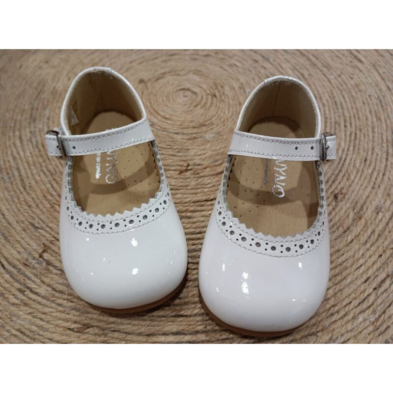 ZAPATO NIÑA CHAROL BLANCO PANYNO. ZAPATOS PARA BEBE - CALZADO NIÑA . CALZADO 19. ZAPATO NIÑA CHAROL BLANCO PANYNO. ZAPATOS PARA BEBE - CALZADO NIÑA . CALZADO 19.