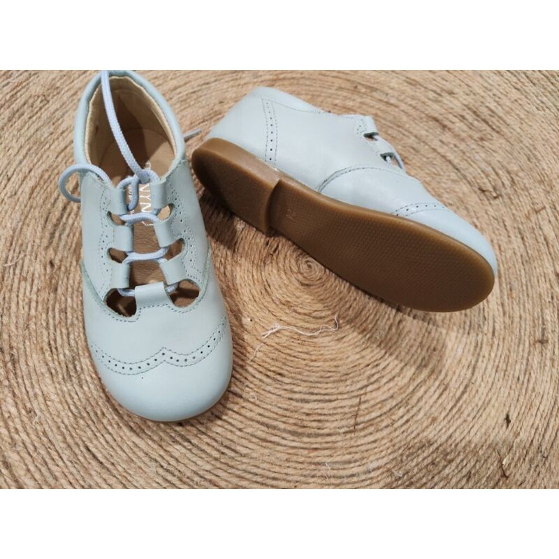 B1803 ZAPATO INGLES ABIERTO NAPA PANYNO. ZAPATOS PARA BEBE - CALZADO NIÑA NIÑO . CALZADO 18. Color Celeste. B1803 ZAPATO INGLES ABIERTO NAPA PANYNO. ZAPATOS PARA BEBE - CALZADO NIÑA NIÑO . CALZADO 18. Color Celeste.