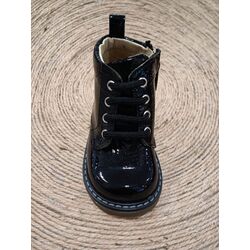 Bota B2741 charol arrugado negro panyno. ZAPATOS PARA BEBE - CALZADO NIÑA Botas NIÑO Playeros OUTLET . CALZADO 19. 