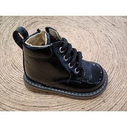 Bota B2741 charol arrugado negro panyno. ZAPATOS PARA BEBE - CALZADO NIÑA Botas NIÑO Playeros OUTLET . CALZADO 19. 