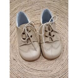 1038 ZAPATO BOTA INGLESA NAPA CAMEL GIOVI. OUTLET ZAPATOS PARA BEBE - CALZADO NIÑA NIÑO . CALZADO 21. 