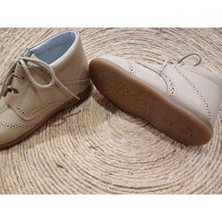 1038 ZAPATO BOTA INGLESA NAPA CAMEL GIOVI. OUTLET ZAPATOS PARA BEBE - CALZADO NIÑA NIÑO . CALZADO 21. 