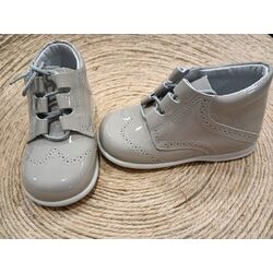 1038 ZAPATO BOTA INGLES CHAROL GRIS GIOVI. OUTLET ZAPATOS PARA BEBE - CALZADO NIÑA NIÑO Botas ROPA BEBES ,PREMAMA Y COLEGIAL DE
