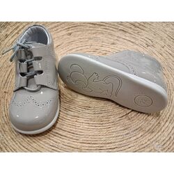 1038 ZAPATO BOTA INGLES CHAROL GRIS GIOVI. OUTLET ZAPATOS PARA BEBE - CALZADO NIÑA NIÑO Botas ROPA BEBES ,PREMAMA Y COLEGIAL DE