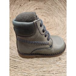 2127  Bota de piel alta con cordón gris Giovi. ZAPATOS PARA BEBE - CALZADO NIÑO Botas NIÑA OUTLET . CALZADO 20. 