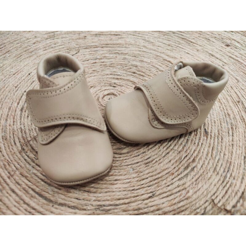 855 Zapato peuca napa arena con cierre de velcro Giovi. ZAPATOS PARA BEBE - CALZADO Peuca de Niño invierno ,Bota ,Botas con 855 Zapato peuca napa arena con cierre de velcro Giovi. ZAPATOS PARA BEBE - CALZADO Peuca de Niño invierno ,Bota ,Botas con