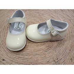 Zapato charol beige 813 Giovi. OUTLET ZAPATOS PARA BEBE - CALZADO NIÑA . CALZADO 19. 