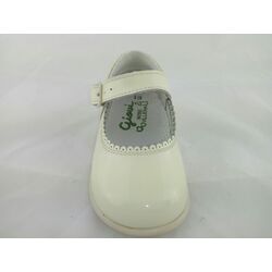 Zapato charol beige 813 Giovi. OUTLET ZAPATOS PARA BEBE - CALZADO NIÑA . CALZADO 19. 