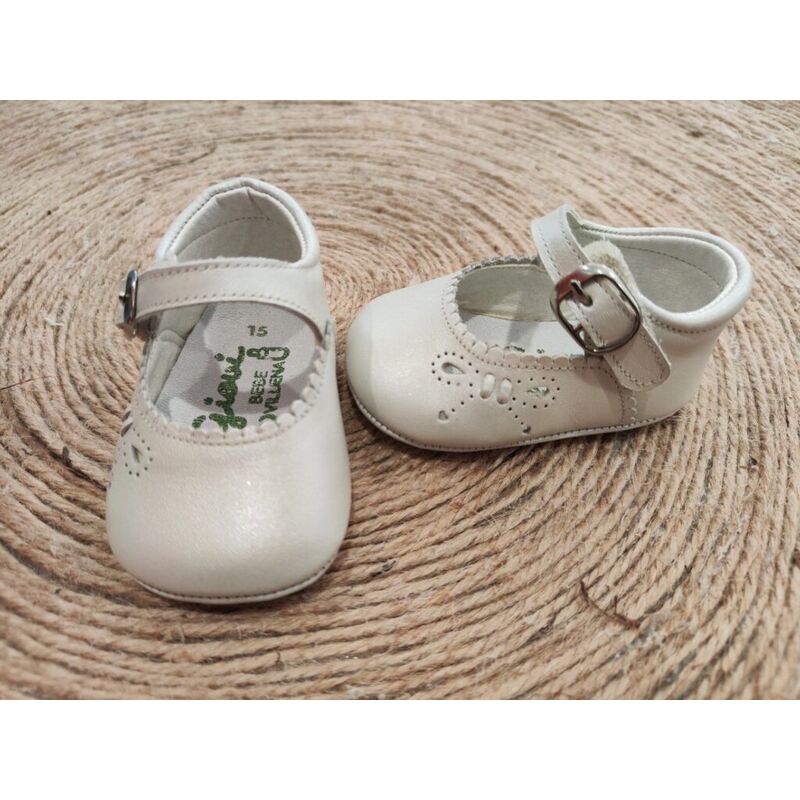 PEUCA 2419 NACAR SALINAS PICADO Y HEBILLA GIOVI. ZAPATOS PARA BEBE - CALZADO Peuca de Niña Bautizo verano ,Sandalias OUTLET . PEUCA 2419 NACAR SALINAS PICADO Y HEBILLA GIOVI. ZAPATOS PARA BEBE - CALZADO Peuca de Niña Bautizo verano ,Sandalias OUTLET .