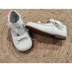 ZAPATO CHAROL BLANCO 2446 GIOVI. ZAPATOS PARA BEBE - CALZADO NIÑA OUTLET . CALZADO 23. 