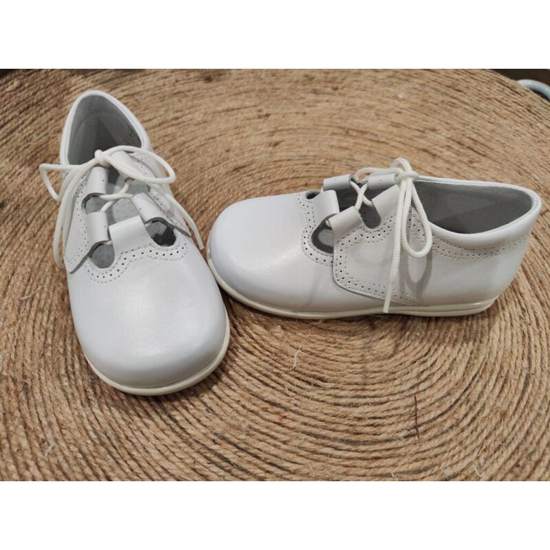 ZAPATO INGLES NAPA BLANCO 903 GIOVI. ZAPATOS PARA BEBE - CALZADO NIÑO NIÑA . CALZADO 21. 