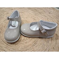 813 ZAPATO NIÑA CHAROL GRIS PERLA GIOVI. ZAPATOS PARA BEBE - CALZADO NIÑA . CALZADO 22. 