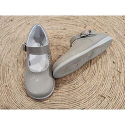 813 ZAPATO NIÑA CHAROL GRIS PERLA GIOVI. ZAPATOS PARA BEBE - CALZADO NIÑA . CALZADO 22. 