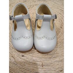 B1804 ZAPATO PEPITO PIEL NAPA PANYNO. ZAPATOS PARA BEBE - CALZADO NIÑO . CALZADO 18. Color GRIS . 