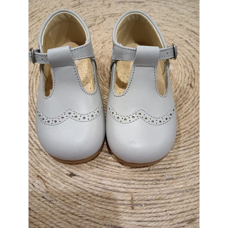 B1804 ZAPATO PEPITO PIEL NAPA PANYNO. ZAPATOS PARA BEBE - CALZADO NIÑO . CALZADO 18. Color GRIS . 