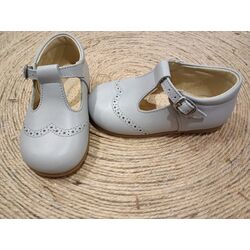 B1804 ZAPATO PEPITO PIEL NAPA PANYNO. ZAPATOS PARA BEBE - CALZADO NIÑO . CALZADO 18. Color GRIS . 