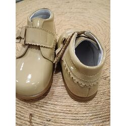 BOTA 2507 CHAROL PIEDRA  GIOVI. ZAPATOS PARA BEBE - CALZADO NIÑA Botas OUTLET . CALZADO 18. 