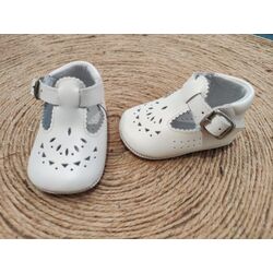 A3103 SANDALIA NACARADA BLANCA PANYNO. ZAPATOS PARA BEBE - CALZADO Peuca de Niño Bautizo verano ,Sandalias OUTLET . CALZADO 16. 