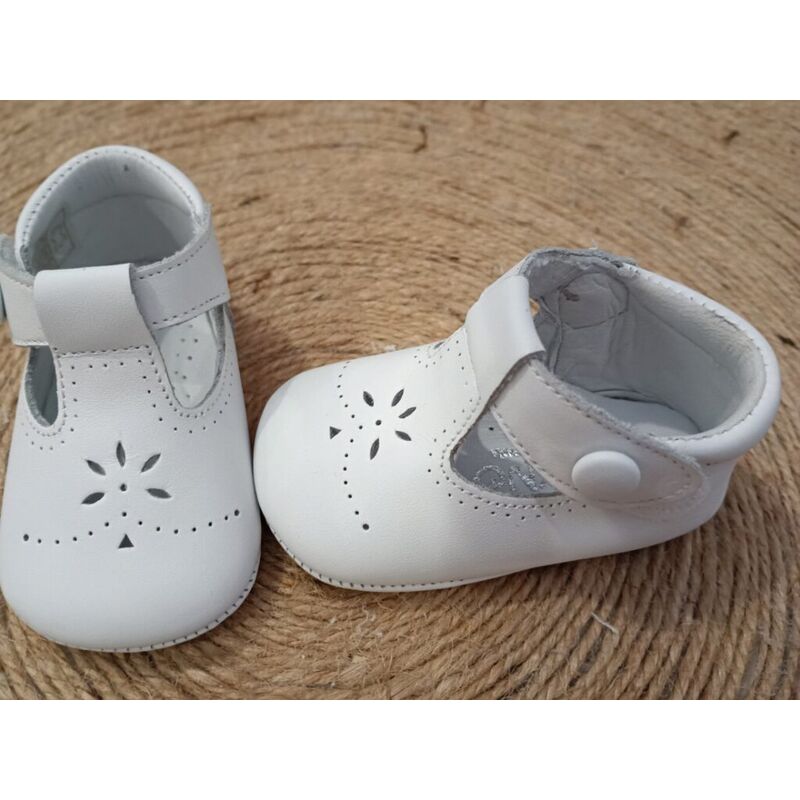 Peuca A2218 Nappa blanco Panyno. ZAPATOS PARA BEBE - CALZADO Peuca de Niño Niña Bautizo OUTLET . CALZADO 17. 