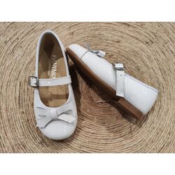 Zapato pulsera B2607 charol blanco panyno. ZAPATOS PARA BEBE - CALZADO OUTLET . CALZADO 24. 