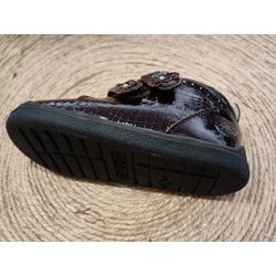 Zapato charol velcro niña 90188 Cuquito. ZAPATOS PARA BEBE - CALZADO NIÑA NIÑO . CALZADO 21. Color MARRON. 