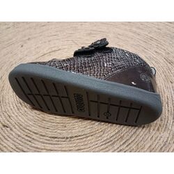 Zapato charol velcro niña 90188 Cuquito. ZAPATOS PARA BEBE - CALZADO NIÑA NIÑO . CALZADO 23. Color GRIS . 