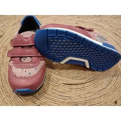 2473 PLAYERO ROSA DE VELCRO  GIOVI. ZAPATOS PARA BEBE - CALZADO NIÑA . CALZADO 23. 