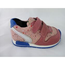 2473 PLAYERO ROSA DE VELCRO  GIOVI. ZAPATOS PARA BEBE - CALZADO NIÑA . CALZADO 23. 