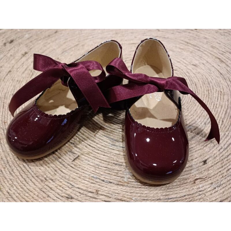 ZAPATO B2104 CHAROL CON LAZO BURDEOS PANYNO. ZAPATOS PARA BEBE - CALZADO NIÑA OUTLET NIÑO . CALZADO 25. 
