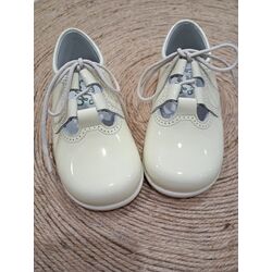 903 ZAPATO INGLES ABIERTO CORDÓNCHAROL BEIGE GIOVI. ZAPATOS PARA BEBE - CALZADO NIÑA NIÑO OUTLET . CALZADO 24. 