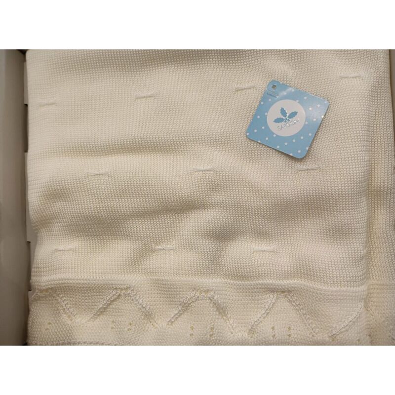 25AM 704 Toquilla modelo Diana Sardón. COCHECITOS-CARRICOCHES PARA BEBE SACOS Y TEXTILES CHALES MANTAS . Color CRUDO. 
