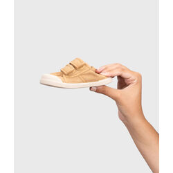 S1033-093 Loneta  velcro barefoot mostaza  Igor. ZAPATOS PARA BEBE - ZAPATILLAS DE LONETAS CALZADO NIÑO NIÑA . CALZADO 20. Color
