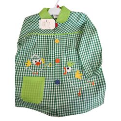 27 MANDILON BOTONES VERDE  POLLITOS  GARVEL. ROPA PARA BEBES ,PREMAMA Y COLEGIAL - COLEGIO ,MANDILONES, MOCHILAS CON BOTONES .