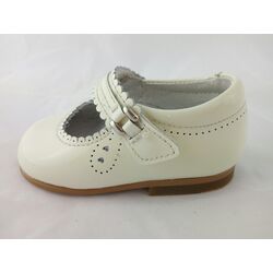 2209 ZAPATO CHAROL TORFLEX GIOVI VERANO. ZAPATOS PARA BEBE - CALZADO NIÑA . CALZADO 18. 