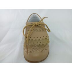 2366 ZAPATO CON LENGÜETA EXTRAIBLE NAPA ARENA GIOVI. ZAPATOS PARA BEBE - CALZADO NIÑA NIÑO OUTLET . CALZADO 18. Color ARENA.