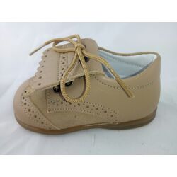 2366 ZAPATO CON LENGÜETA EXTRAIBLE NAPA ARENA GIOVI. ZAPATOS PARA BEBE - CALZADO NIÑA NIÑO OUTLET . CALZADO 18. Color ARENA.