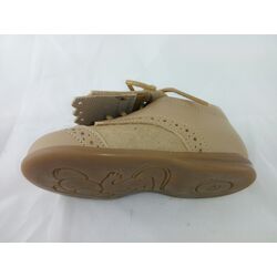 2366 ZAPATO CON LENGÜETA EXTRAIBLE NAPA ARENA GIOVI. ZAPATOS PARA BEBE - CALZADO NIÑA NIÑO OUTLET . CALZADO 18. Color ARENA.