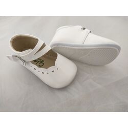 2527 PEUCA CHAROL BLANCO CON PRESUELA GIOVI. ZAPATOS PARA BEBE - CALZADO Peuca de Niña Bautizo verano ,Sandalias . CALZADO 18.