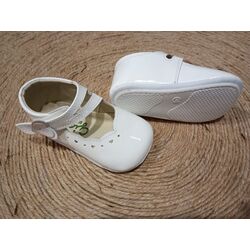 2527 PEUCA CHAROL BLANCO CON PRESUELA GIOVI. ZAPATOS PARA BEBE - CALZADO Peuca de Niña Bautizo verano ,Sandalias . CALZADO 18. 